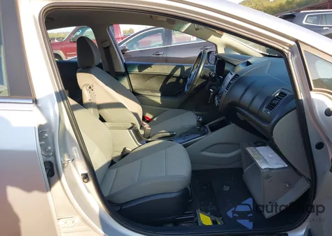 2015 Kia Forte Ex z USA, uszkodzony, nr VIN KNAFX4A88F5263430